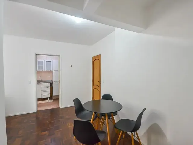 Apartamento 2 quartos e 1 banheiro, para alugar, no bairro Água Verde em Curitiba
