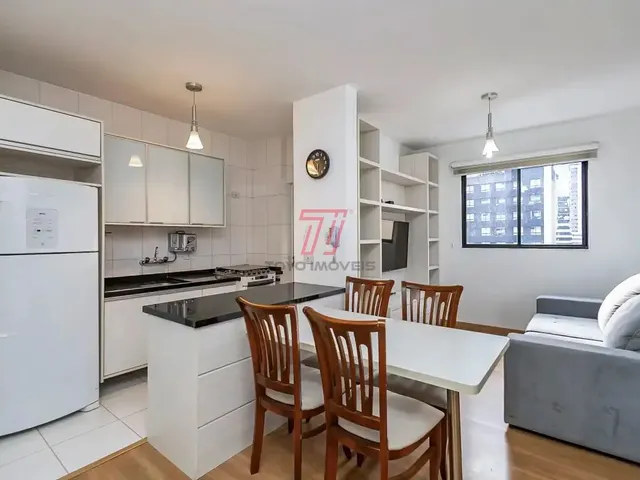 Apartamento 2 quartos e 1 banheiro, à venda, no bairro Centro em Curitiba