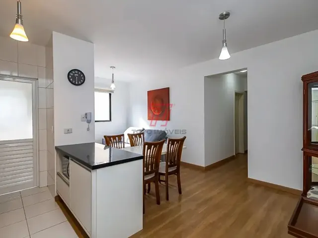 Apartamento 2 quartos e 1 banheiro, à venda, no bairro Centro em Curitiba