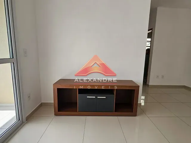 Apartamento 2 quartos e 1 banheiro, para alugar, no bairro Parque Industrial em São José dos Campos