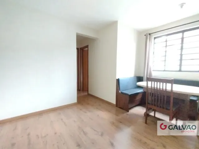 Apartamento 2 quartos e 1 banheiro, para alugar, no bairro Campo Comprido em Curitiba