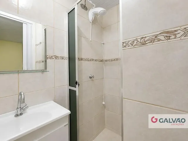 Apartamento 2 quartos e 1 banheiro, para alugar, no bairro Barreirinha em Curitiba
