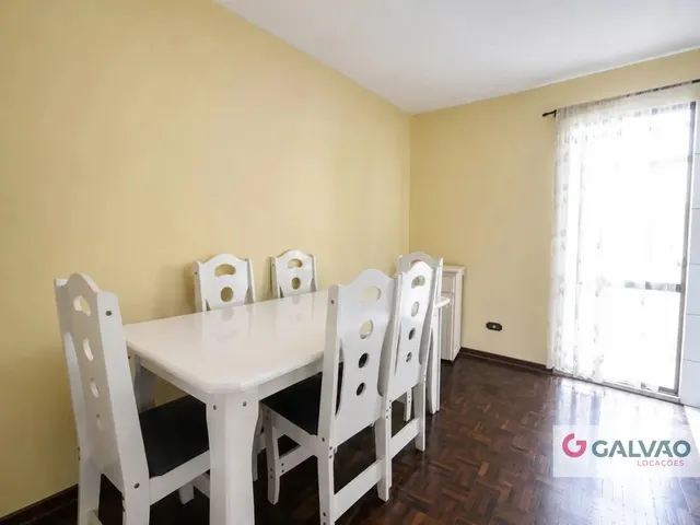 Apartamento 2 quartos e 1 banheiro, para alugar, no bairro Barreirinha em Curitiba