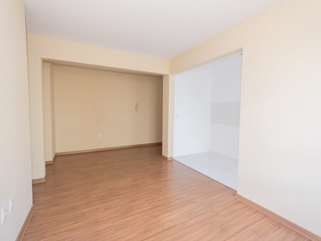 Apartamento com 78m² 3 quartos e 1 banheiro, à venda, no bairro Centro em Pelotas