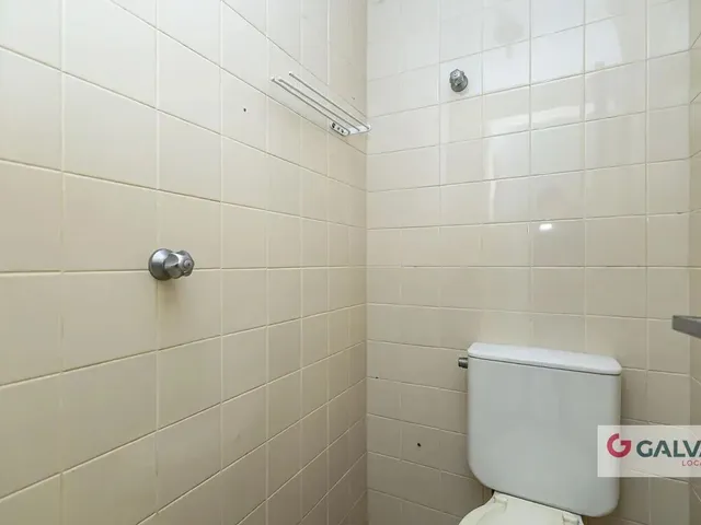 Apartamento 3 quartos e 2 banheiros, para alugar, no bairro Água Verde em Curitiba