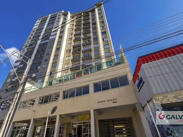 Apartamento 3 quartos e 2 banheiros, para alugar, no bairro Água Verde em Curitiba