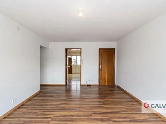 Apartamento 3 quartos e 2 banheiros, para alugar, no bairro Cristo Rei em Curitiba