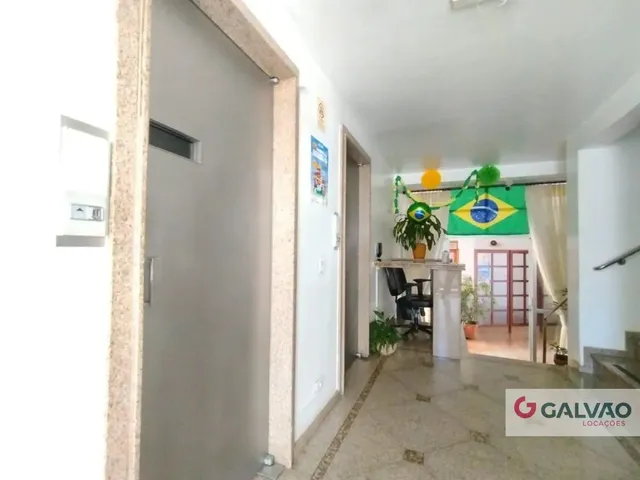 Apartamento 1 quarto e 1 banheiro, para alugar, no bairro Centro em Curitiba