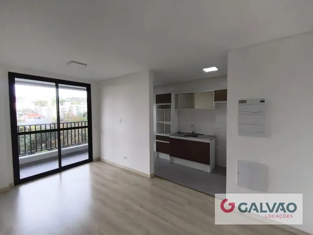 Apartamento 2 quartos e 1 banheiro, para alugar, no bairro Tingui em Curitiba