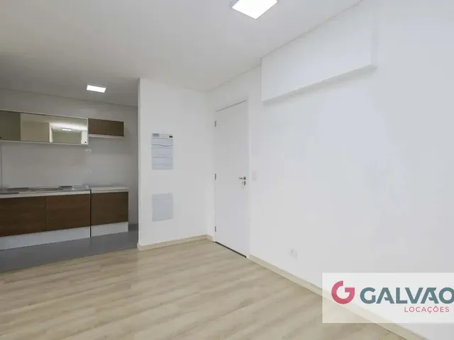 Apartamento 2 quartos e 1 banheiro, para alugar, no bairro Tingui em Curitiba