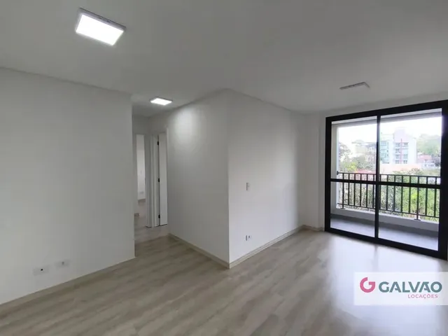 Apartamento 2 quartos e 2 banheiros, para alugar, no bairro Tingui em Curitiba