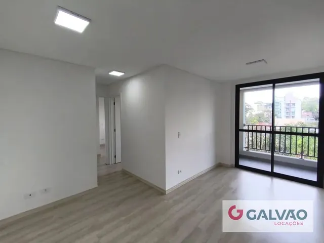 Apartamento 2 quartos e 1 banheiro, para alugar, no bairro Tingui em Curitiba