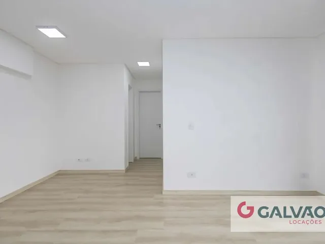 Apartamento 2 quartos e 1 banheiro, para alugar, no bairro Tingui em Curitiba
