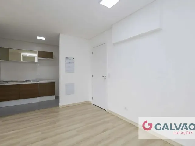 Apartamento 2 quartos e 1 banheiro, para alugar, no bairro Tingui em Curitiba
