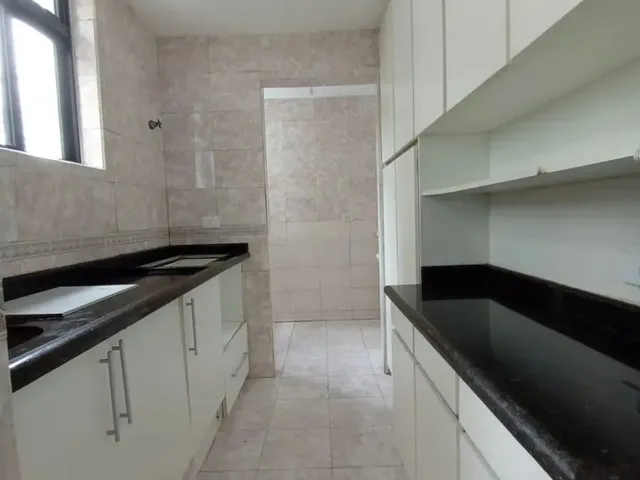 Apartamento 3 quartos e 1 banheiro, para alugar, no bairro Batel em Curitiba