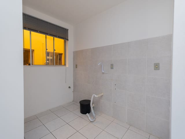 Apartamento com 57m² 2 quartos e 1 banheiro, para alugar, no bairro Três Vendas em Pelotas