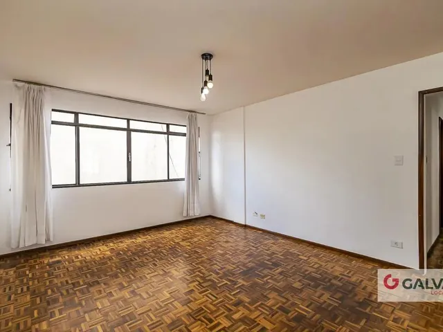 Apartamento 3 quartos e 3 banheiros, para alugar, no bairro Centro em Curitiba