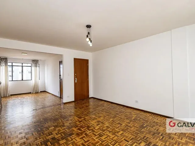 Apartamento 3 quartos e 3 banheiros, para alugar, no bairro Centro em Curitiba