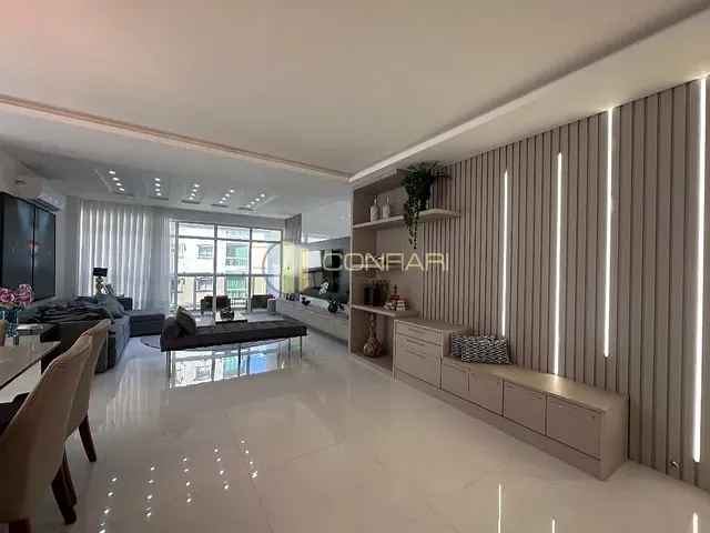 Apartamento com 325m² 4 quartos e 5 banheiros, à venda, no bairro Meia Praia em Itapema