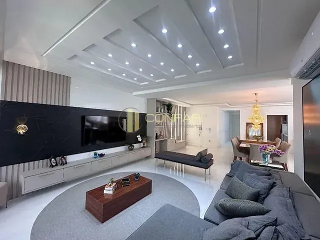 Apartamento com 325m² 4 quartos e 5 banheiros, à venda, no bairro Meia Praia em Itapema