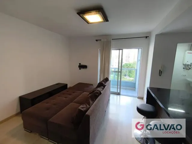 Apartamento 2 quartos e 1 banheiro, para alugar, no bairro Cristo Rei em Curitiba