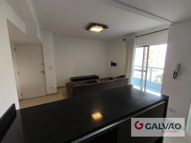 Apartamento 2 quartos e 1 banheiro, para alugar, no bairro Cristo Rei em Curitiba