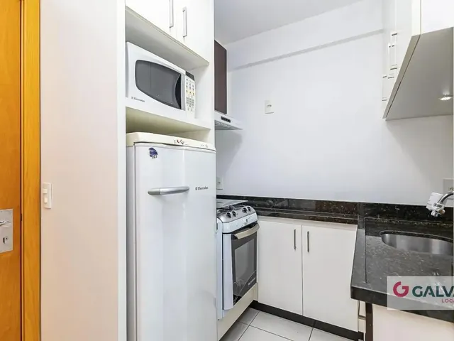 Apartamento 1 quarto e 1 banheiro, para alugar, no bairro Centro em Curitiba