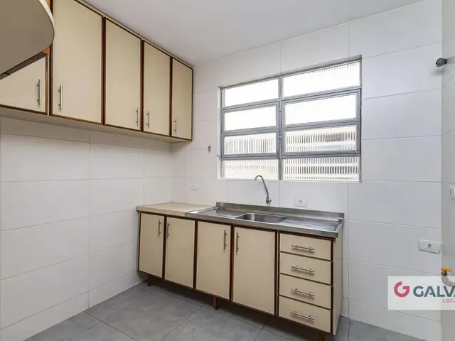 Apartamento 3 quartos e 1 banheiro, para alugar, no bairro Portão em Curitiba