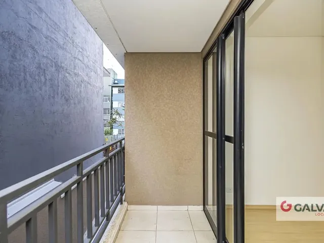 Apartamento 2 quartos e 2 banheiros, para alugar, no bairro Água Verde em Curitiba
