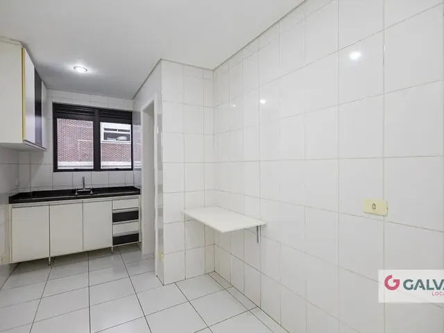 Apartamento 2 quartos e 2 banheiros, para alugar, no bairro Água Verde em Curitiba