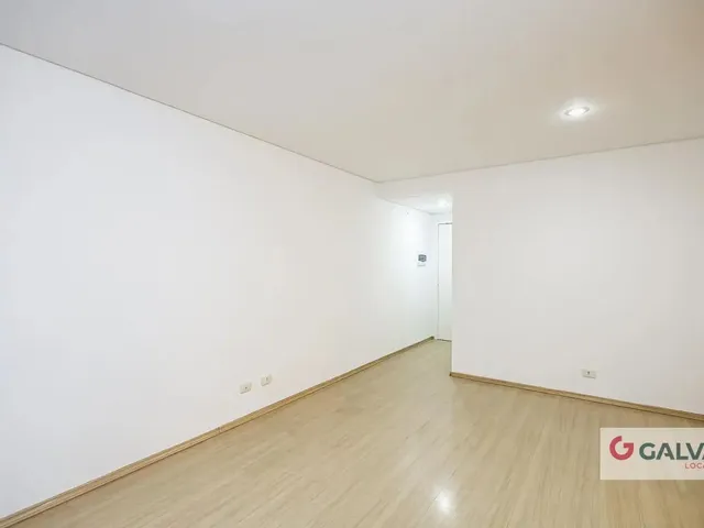Apartamento 2 quartos e 2 banheiros, para alugar, no bairro Água Verde em Curitiba