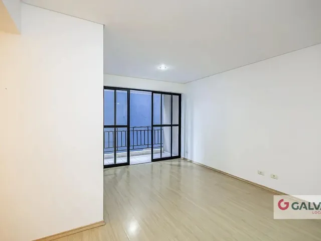 Apartamento 2 quartos e 2 banheiros, para alugar, no bairro Água Verde em Curitiba