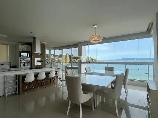 Apartamento com 220m² 3 quartos e 4 banheiros, à venda, no bairro Centro em Itapema