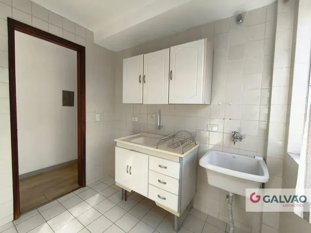 Apartamento 1 quarto e 1 banheiro, para alugar, no bairro Centro Cívico em Curitiba