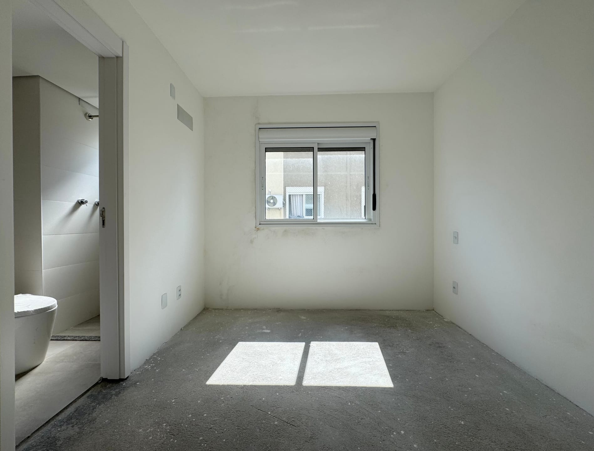 Apartamento à venda no Acqua Residence Club, Três Vendas - 61 m², 2 quartos (sendo 1 suíte), sacada, churrasqueira e vaga de garagem. - 9