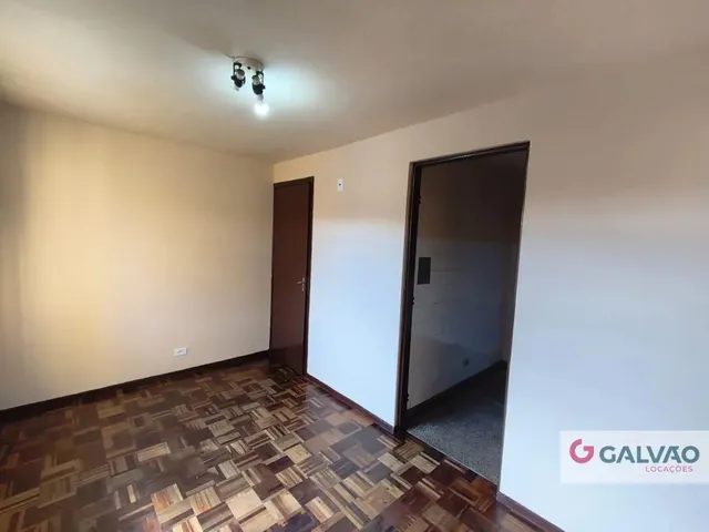 Apartamento 2 quartos e 1 banheiro, para alugar, no bairro Capão da Imbuia em Curitiba