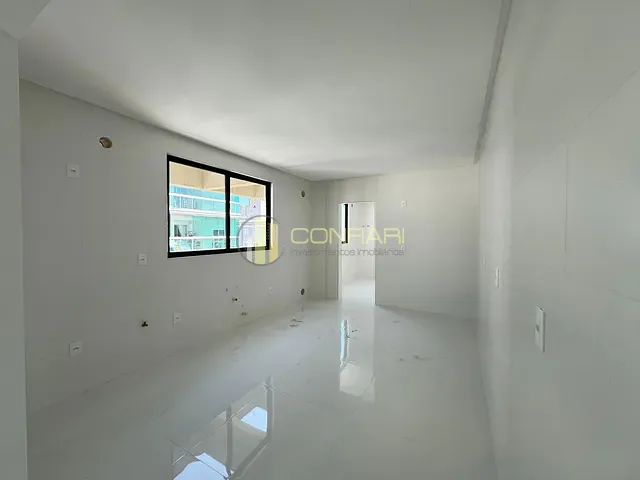 Apartamento 4 quartos e 5 banheiros, à venda, no bairro Meia Praia em Itapema