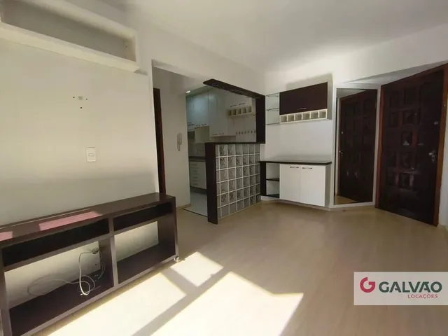 Apartamento 1 quarto e 1 banheiro, para alugar, no bairro Centro em Curitiba