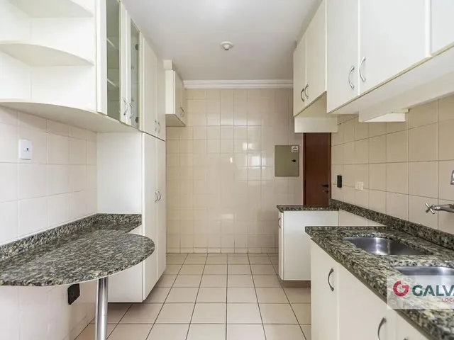 Apartamento 3 quartos e 3 banheiros, para alugar, no bairro Portão em Curitiba