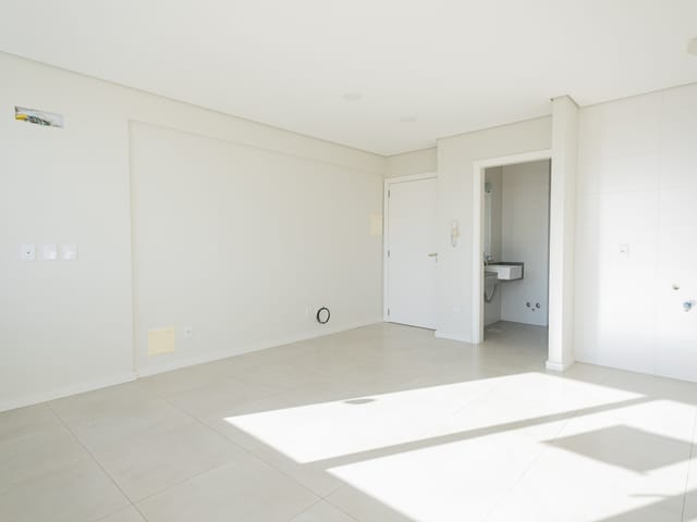 Apartamento 1 quarto e 1 banheiro, à venda ou para alugar, no bairro Centro em Pelotas