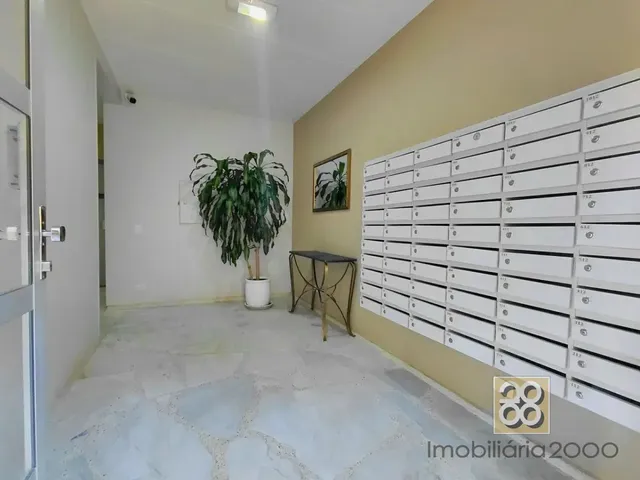 Apartamento 2 quartos e 1 banheiro, para alugar, no bairro Centro Cívico em Curitiba
