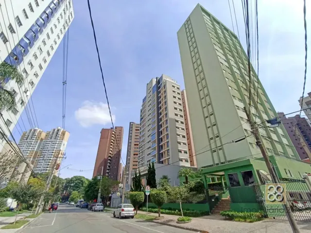 Apartamento 2 quartos e 1 banheiro, para alugar, no bairro Água Verde em Curitiba