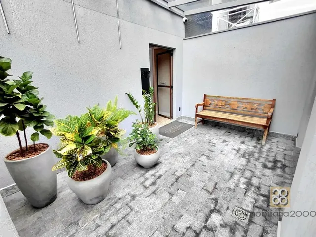 Apartamento 2 quartos e 1 banheiro, para alugar, no bairro Água Verde em Curitiba