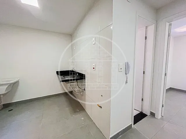 Apartamento 1 quarto e 1 banheiro, à venda ou para alugar, no bairro Vila Gea em São Paulo
