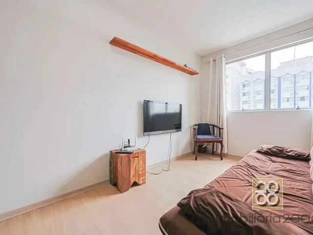 Apartamento 1 quarto e 1 banheiro, à venda, no bairro Centro em Curitiba
