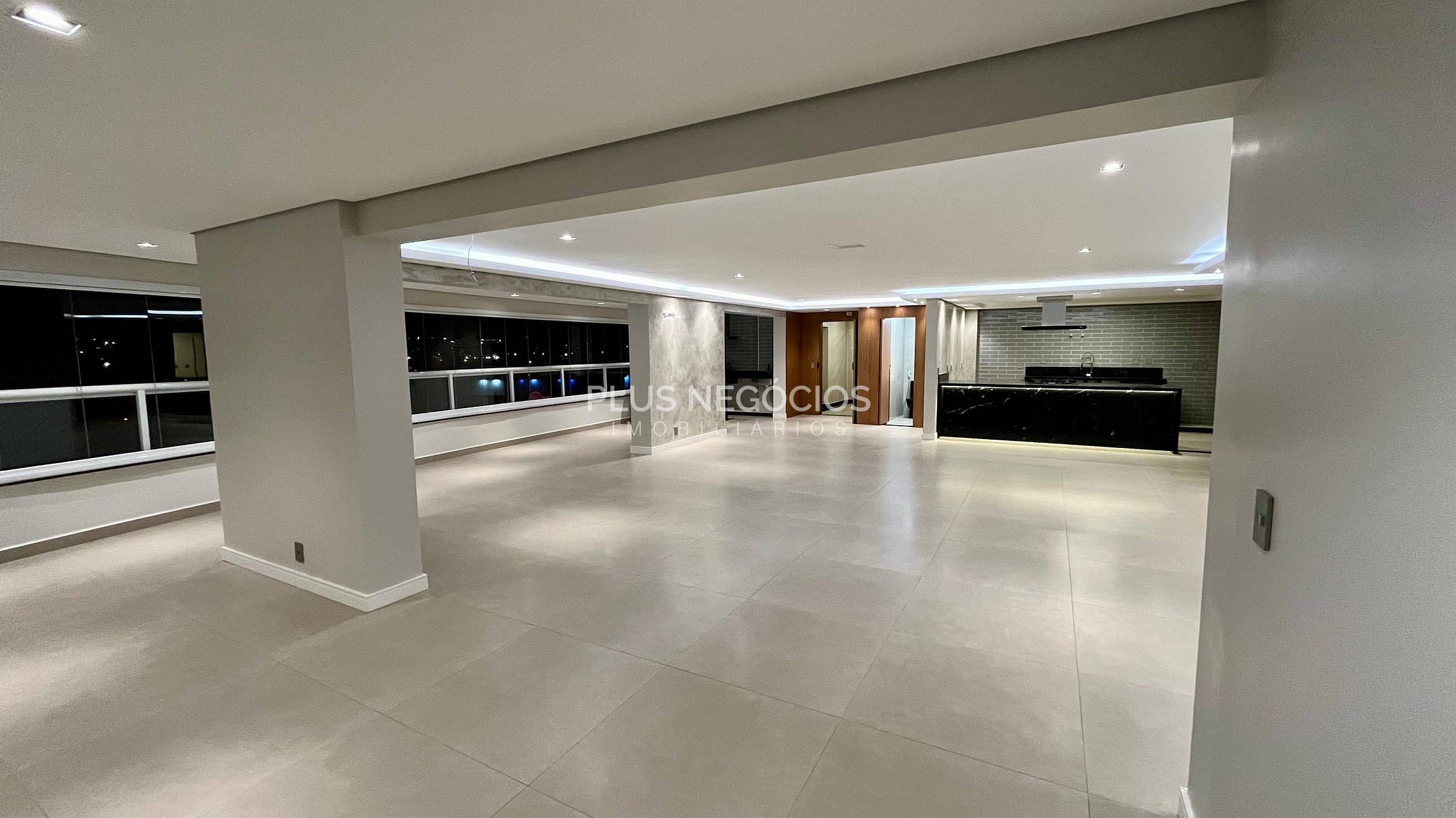 Apartamento, 4 quartos, 340 m² - Foto 1