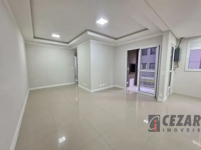 Apartamento 3 quartos e 2 banheiros, para alugar, no bairro Uberaba em Curitiba