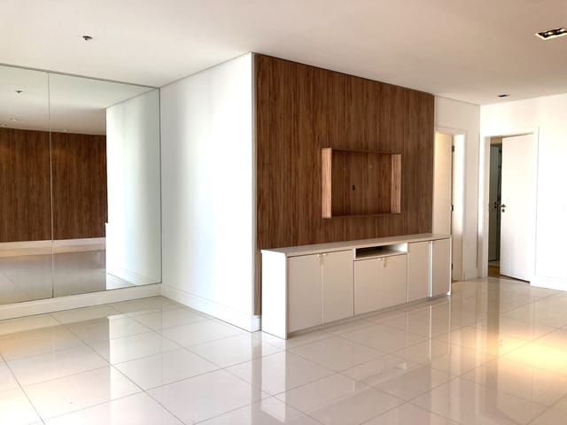 Foto do Apartamento - 02 suites c/ar condicionado, 02 vagas, 91 m², living  ampliado, varanda grill, para locação, Vila Mariana, São Paulo, SP | Paulista Imóveis.