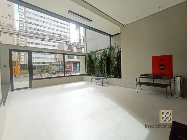Apartamento 1 quarto e 1 banheiro, para alugar, no bairro Centro em Curitiba