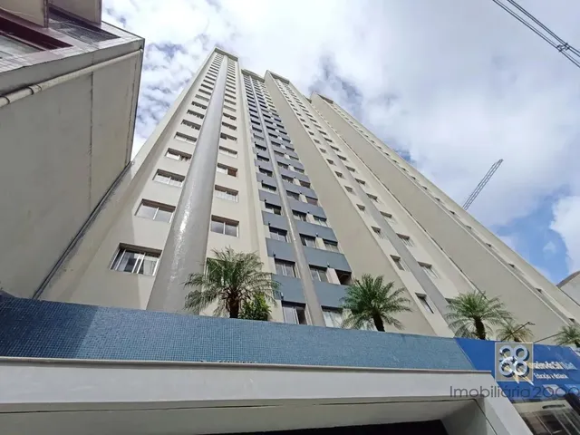 Apartamento 1 quarto e 1 banheiro, para alugar, no bairro Centro em Curitiba